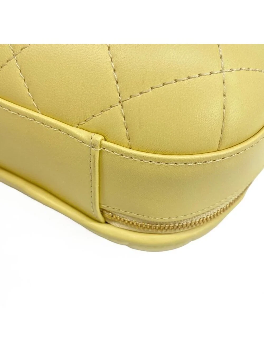 Chanel Shoulder Bag Quilted Light Yellow Lambskin